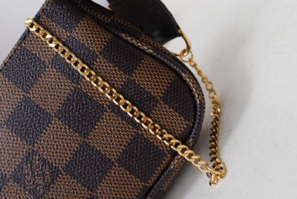 l**is V*t*n mini pochette accessoires