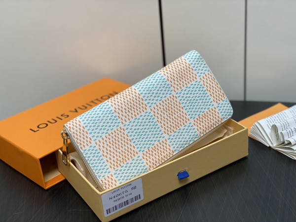 l**is V*t*n zippy wallet-10*20*2 cm